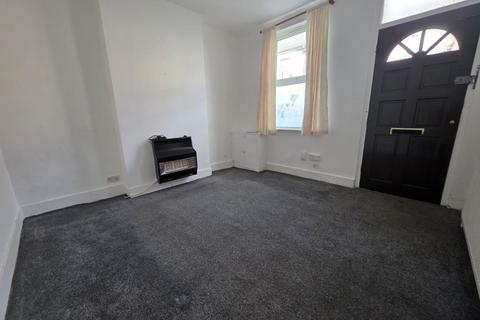 3 bedroom terraced house to rent, Hampton Road, Luton, Bedfordshire