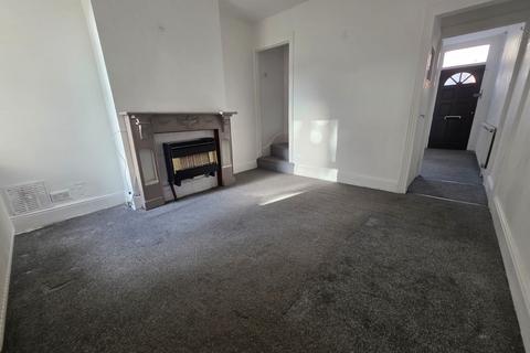 3 bedroom terraced house to rent, Hampton Road, Luton, Bedfordshire