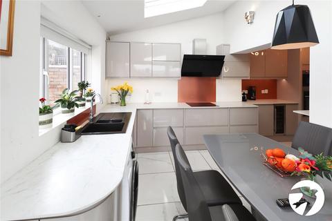 3 bedroom end of terrace house for sale, Heron Hill, Belvedere, Kent, DA17