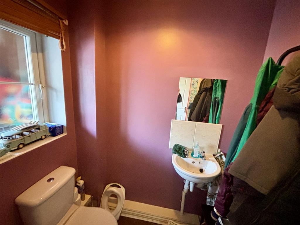 Cloakroom/WC