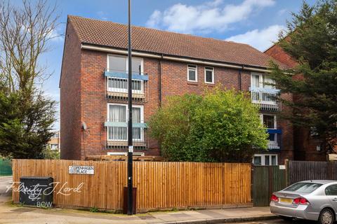 1 bedroom flat for sale - Salmon Lane, London