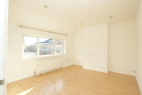 1 bedroom flat to rent, Molesey Road, Hersham KT12