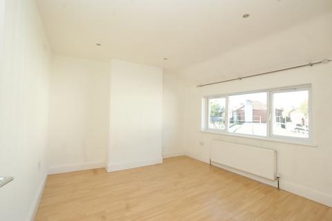 1 bedroom flat to rent, Molesey Road, Hersham KT12