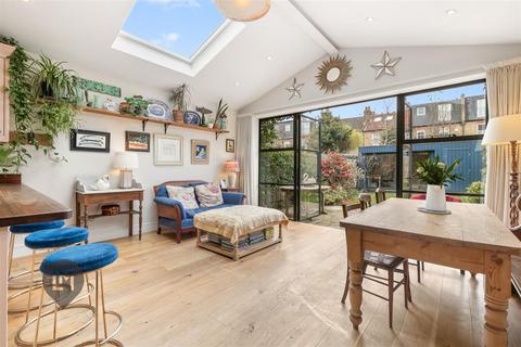 undefined, Heythorp Street, London