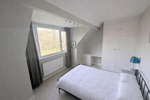 undefined, London Road, Windlesham, Surrey