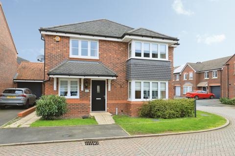 4 bedroom detached house for sale, Falling Sands Close, Kidderminster