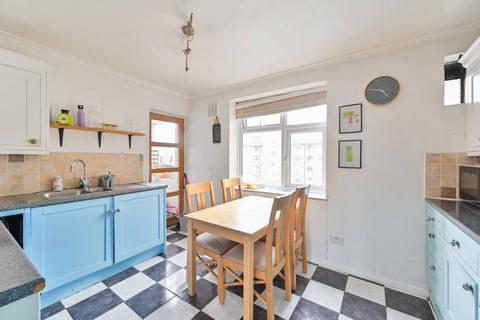 3 bedroom flat for sale, Callingham House, Clapham North, London, SW4