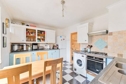 3 bedroom flat for sale, Callingham House, Clapham North, London, SW4
