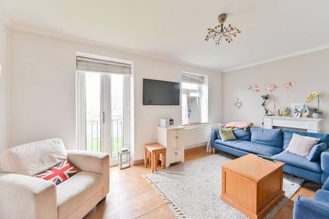 3 bedroom flat for sale, Callingham House, Clapham North, London, SW4