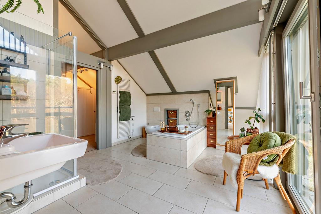 En Suite Bathroom