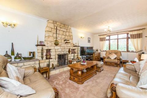 4 bedroom detached house for sale, Laburnum Grove, Banbury