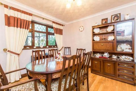 4 bedroom detached house for sale, Laburnum Grove, Banbury
