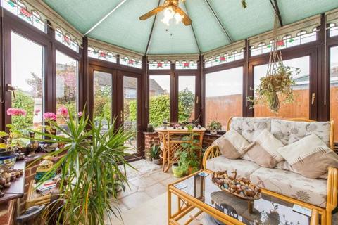 4 bedroom detached house for sale, Laburnum Grove, Banbury