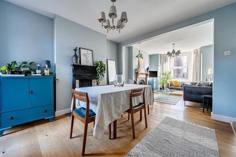 2 bedroom house for sale, George Street, Bedford