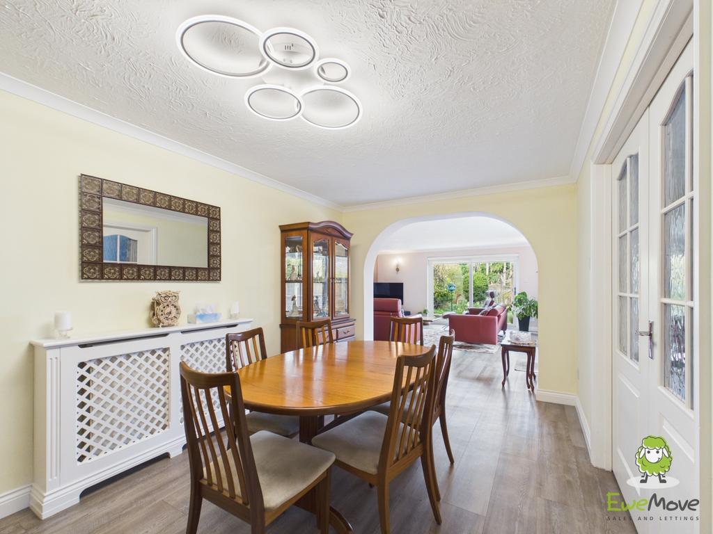Ewe Move Estate Agents - 82 Windermere Avenue - Din
