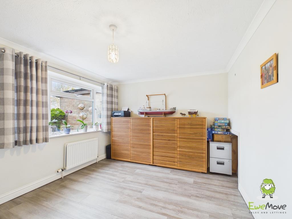 Ewe Move Estate Agents - 82 Windermere Avenue - Pla