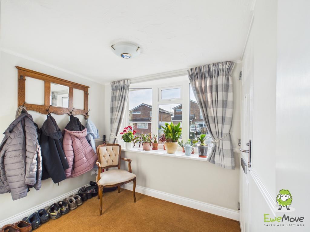 Ewe Move Estate Agents - 82 Windermere Avenue - Por