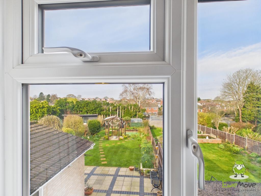 Ewe Move Estate Agents - 82 Windermere Avenue - Gar