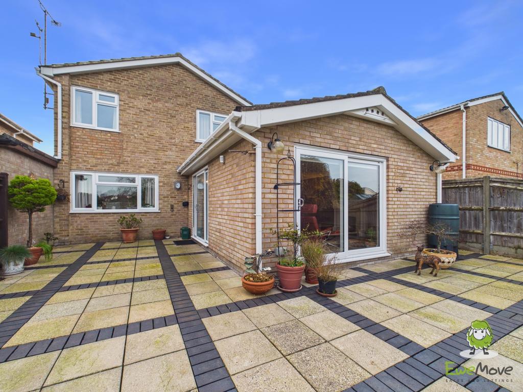 Ewe Move Estate Agents - 82 Windermere Avenue - Rea