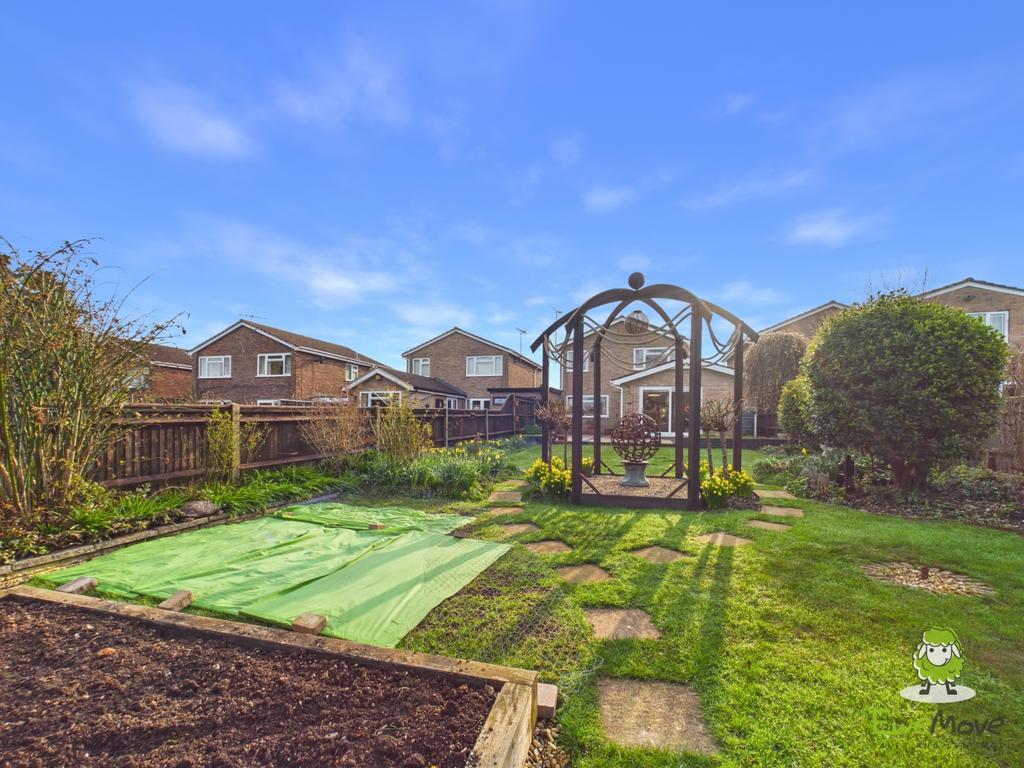 Ewe Move Estate Agents - 82 Windermere Avenue - Gar