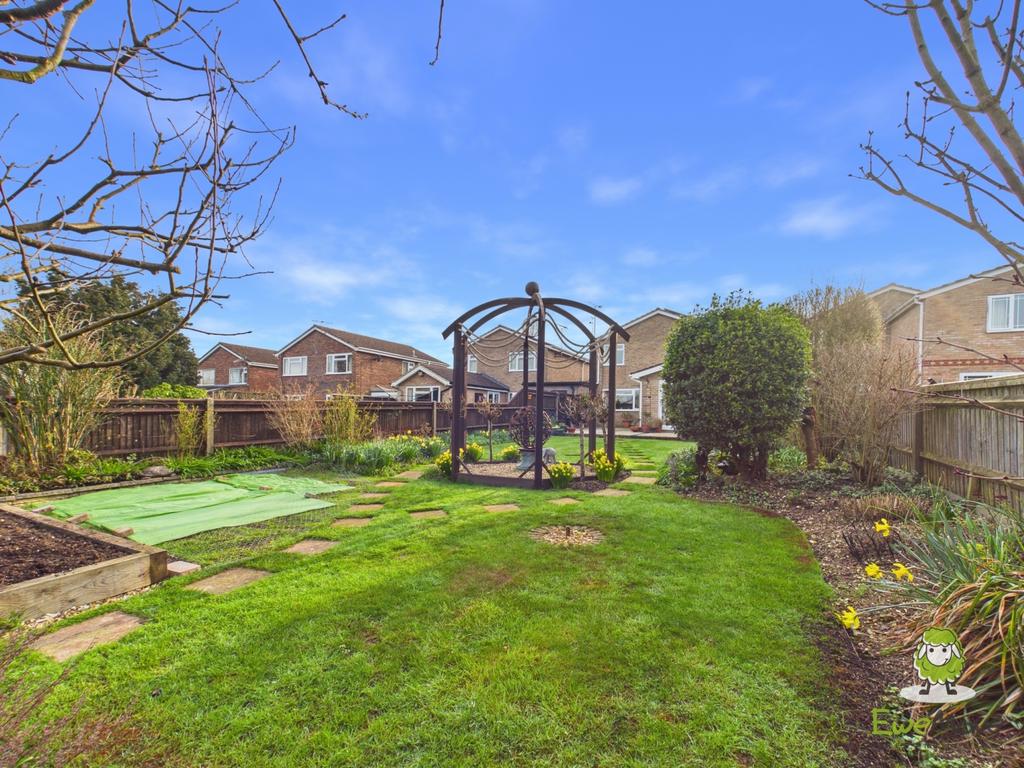 Ewe Move Estate Agents - 82 Windermere Avenue - Gar