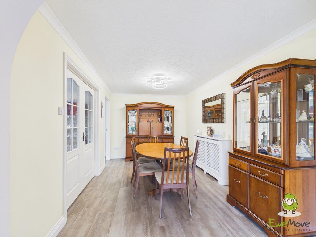 Ewe Move Estate Agents - 82 Windermere Avenue - Din