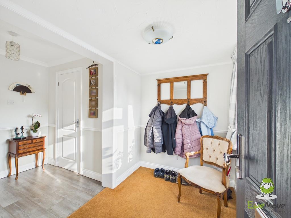 Ewe Move Estate Agents - 82 Windermere Avenue - Ent