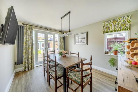 undefined, Brook Street, Aston Clinton, Aylesbury