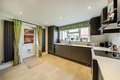 undefined, Brook Street, Aston Clinton, Aylesbury