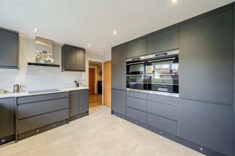 undefined, Brook Street, Aston Clinton, Aylesbury