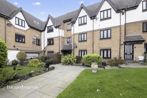 1 bedroom flat for sale, Colindeep Lane, London