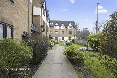 1 bedroom flat for sale, Colindeep Lane, London