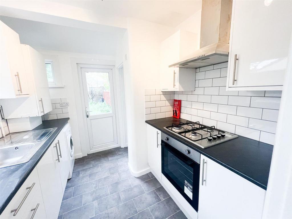 Henderson Rd E7