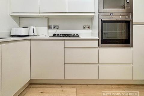 undefined, Pemberton Road, East Molesey KT8