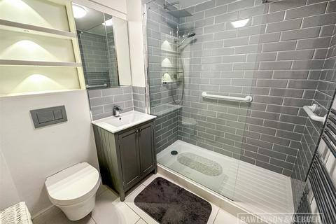 undefined, Pemberton Road, East Molesey KT8
