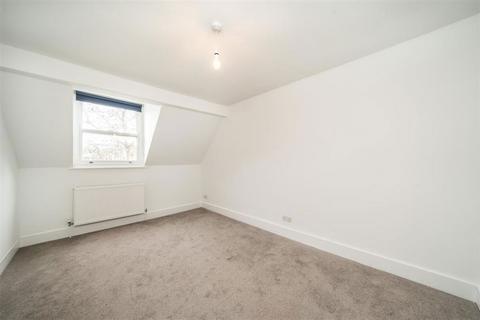 2 bedroom flat to rent, Pepys Road, London SE14