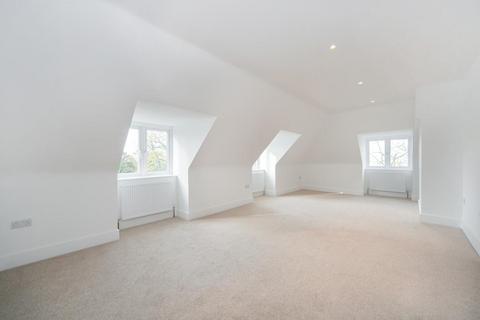 3 bedroom flat to rent, Rosecroft Avenue, Hampstead NW3