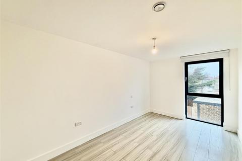 2 bedroom apartment to rent, 369 Staines Road, Hounslow TW4