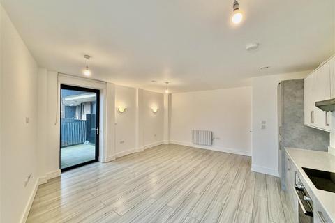 2 bedroom apartment to rent, 369 Staines Road, Hounslow TW4