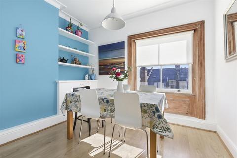 2 bedroom flat for sale, Tollington Park, Finsbury Park