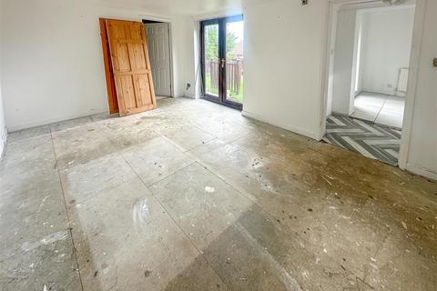 undefined, Thorpefield Close, Thorpe Hesley, ROTHERHAM
