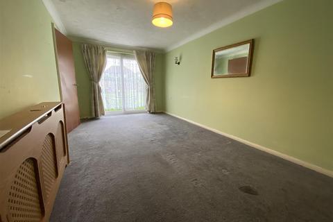 1 bedroom apartment for sale, Portland Close, Romford