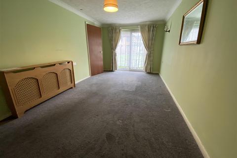 1 bedroom apartment for sale, Portland Close, Romford