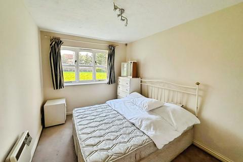 2 bedroom flat to rent, Kenton Road, Blenheim Court, HA3