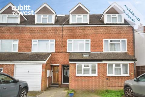 4 bedroom terraced house to rent, Stanhope Road Carshalton SM5