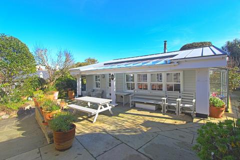 Mare Jean Bott, Alderney, Guernsey
