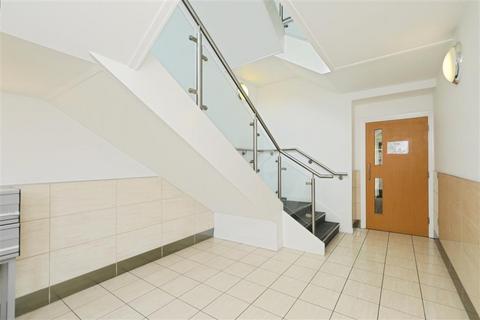 2 bedroom apartment for sale, Kentmere Drive, Lakeside, DONCASTER