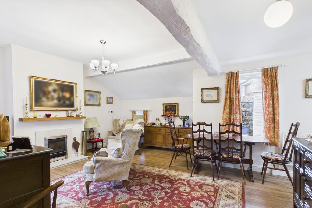 Living/dining room