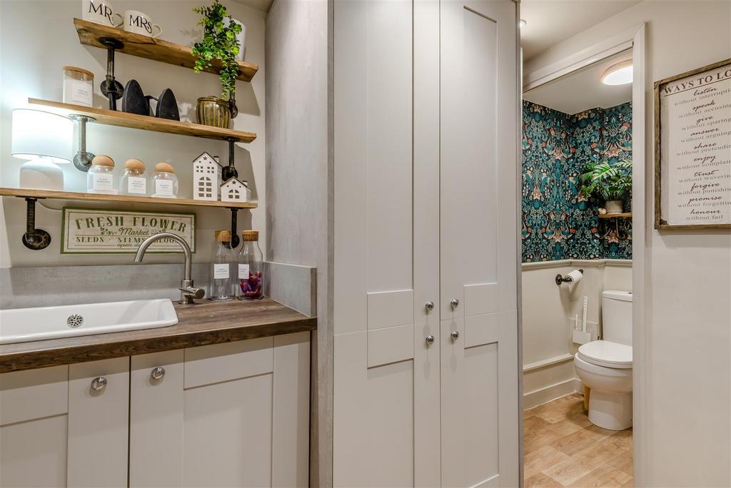8681753-interior21.jpg