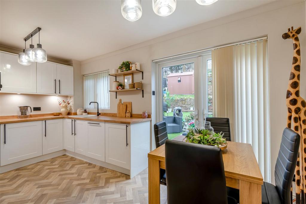 8681753-interior31.jpg